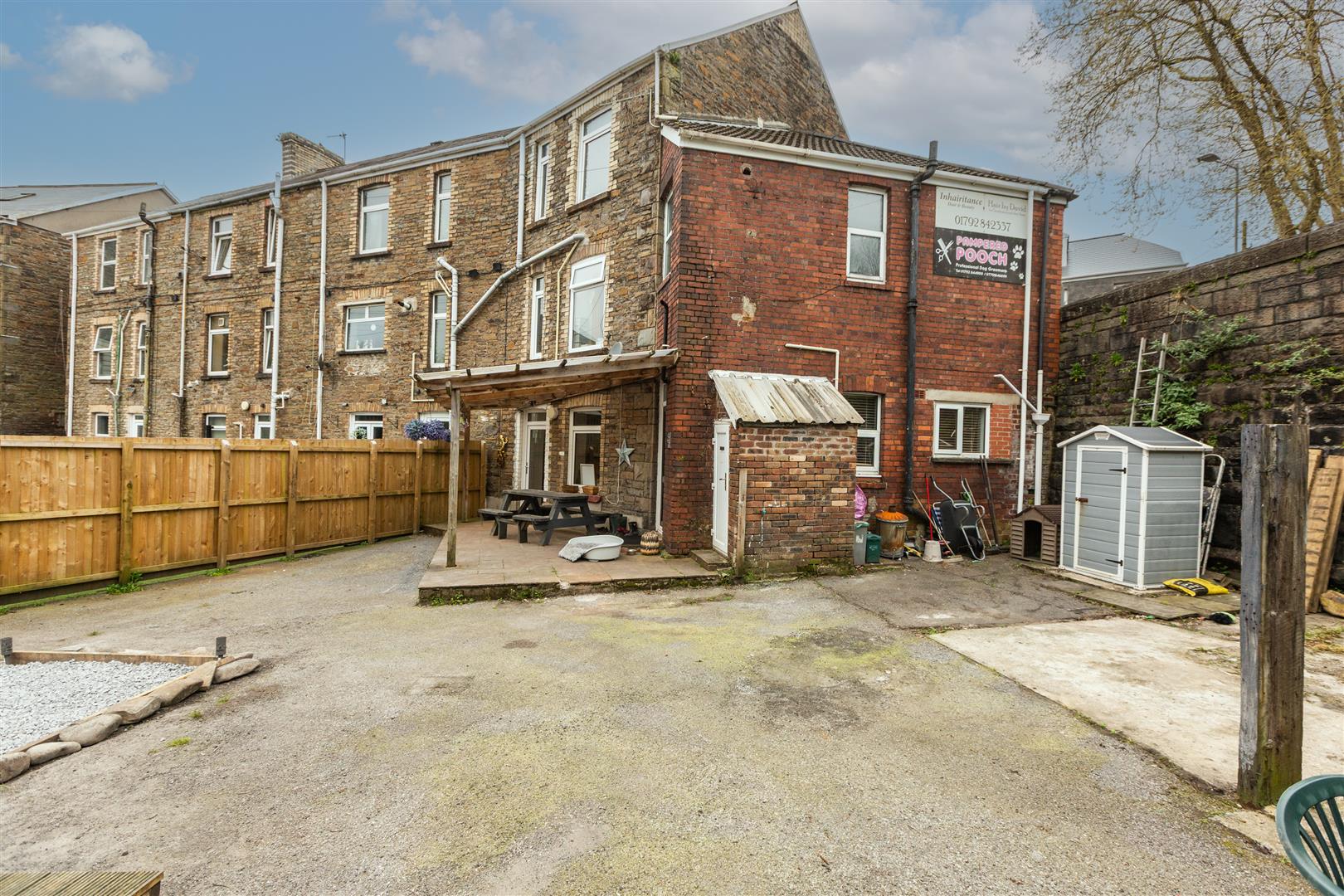 Hebron Road, Clydach, Swansea, SA6 5EJ